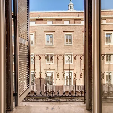 New! Spanish Step Design Apartment-3
